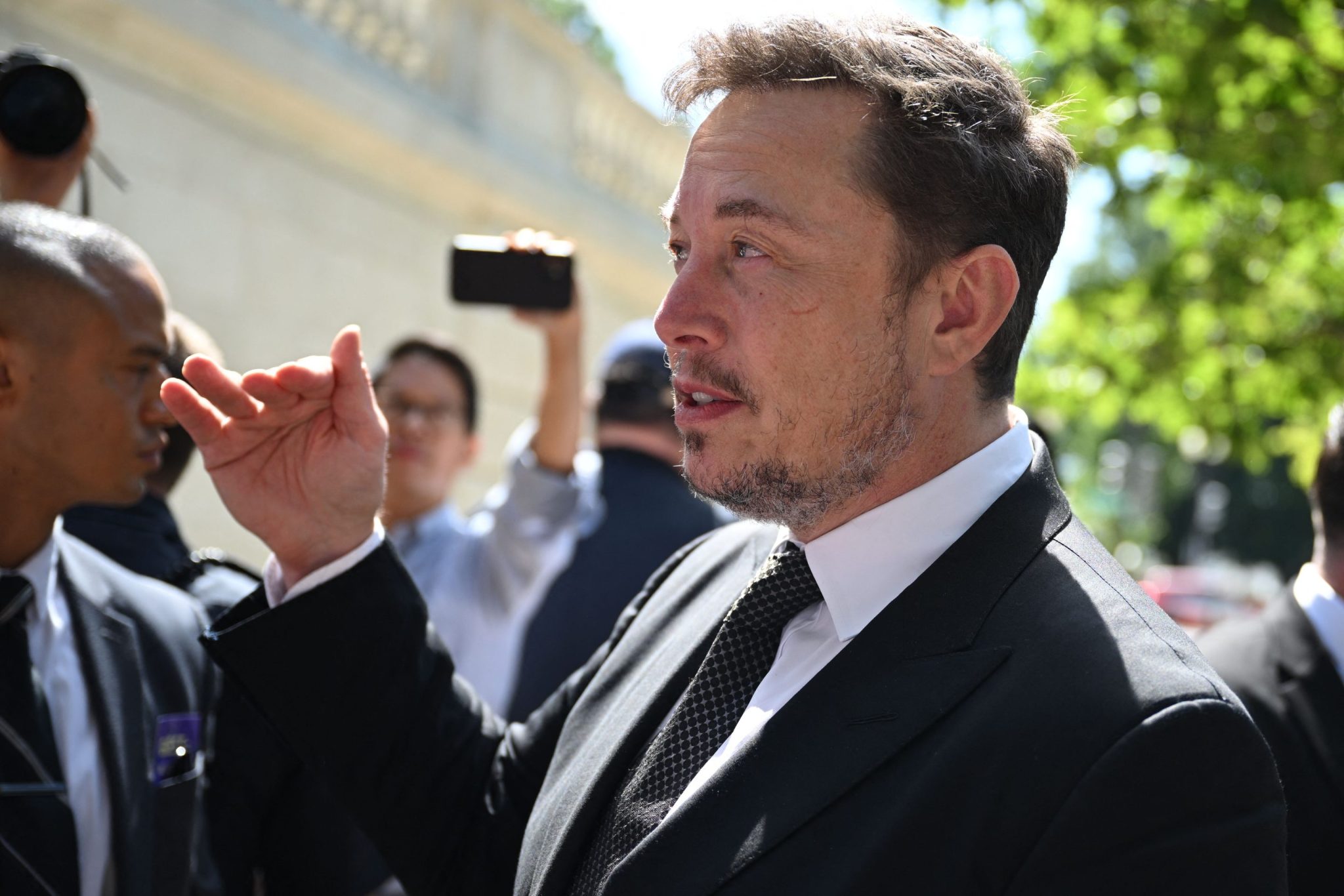 Elon Musk tells senators AI is a double-edged sword