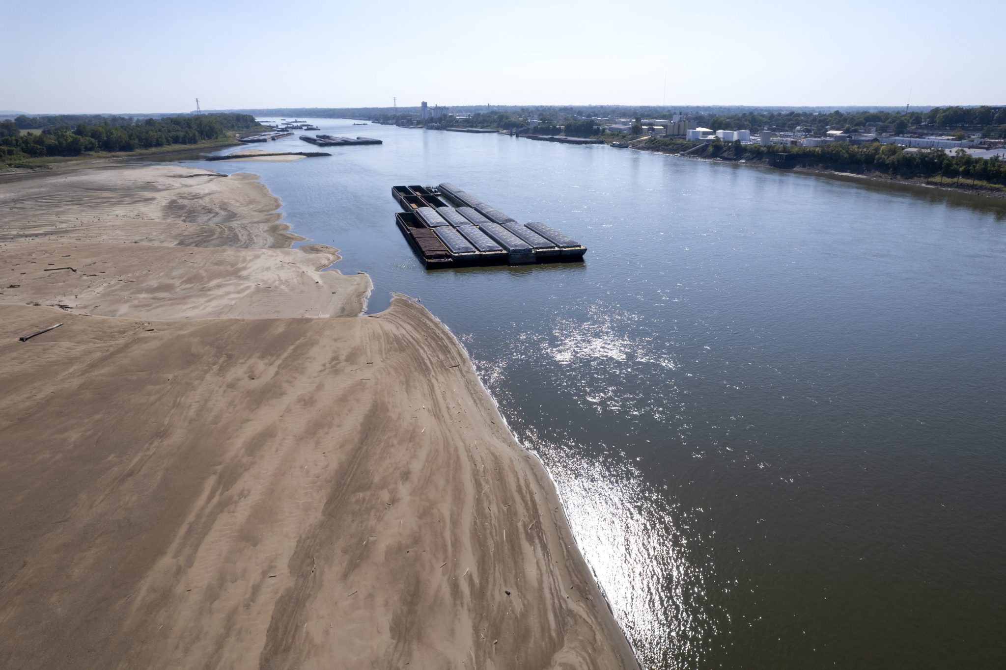 Low Mississippi River hurts farmers already reeling from drought