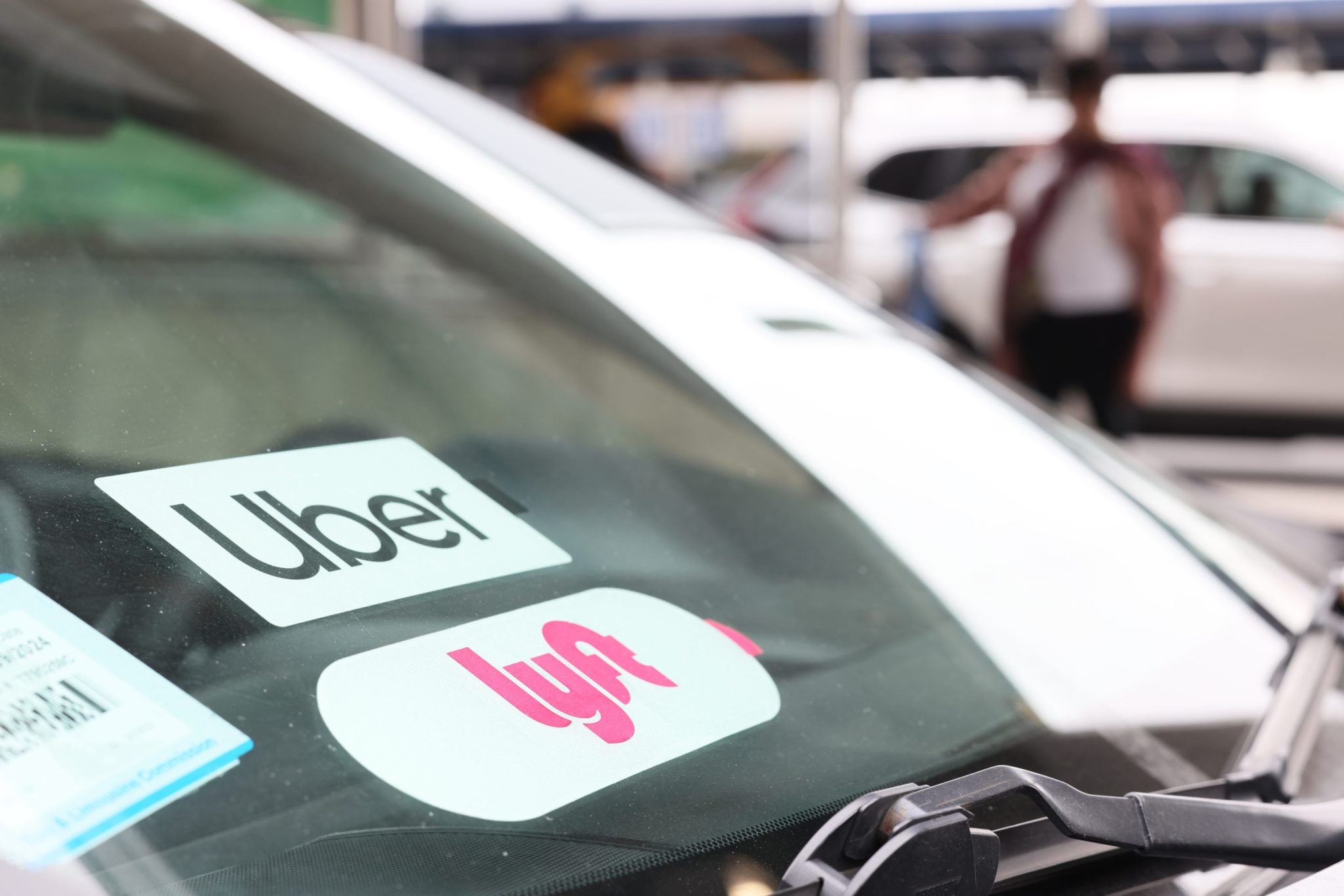 Lyft to pay $10M settlement over share sale before IPO