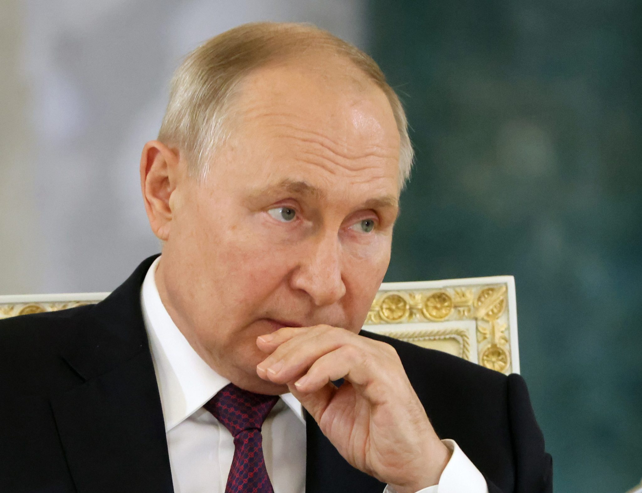 Putin bans fuel exports to protect Russian food supply