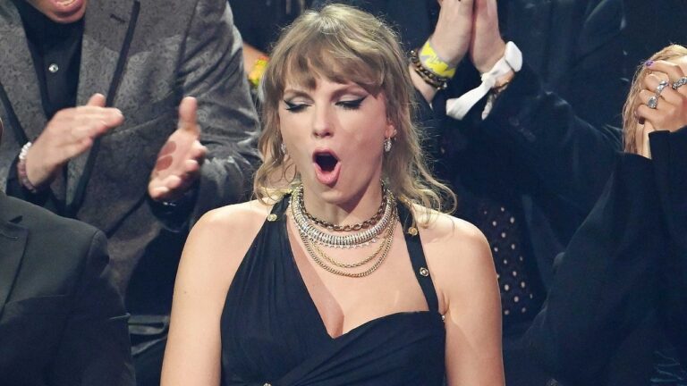 Taylor Swift's Epic Dance Moves and Facial Expressions Go Viral at MTV VMAs