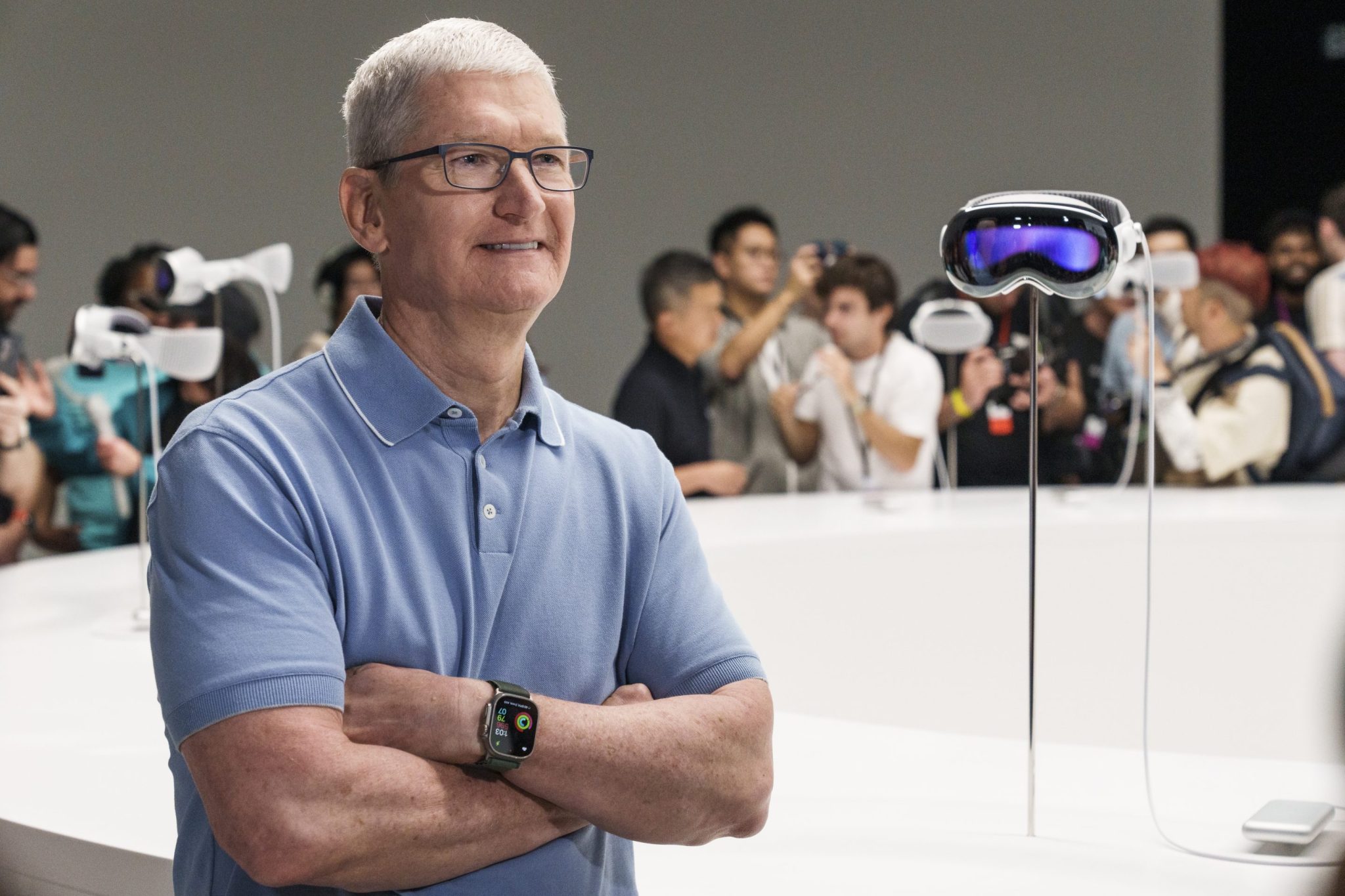 Tim Cook watched the third season of ‘Ted Lasso’ on Apple Vision Pro