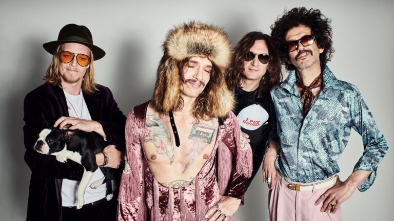 JUSTIN HAWKINS Dives Into THE DARKNESS’ Improbable Rise & Global Platinum Selling-Debut Album