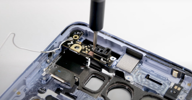 Pixel 8 Pro teardown exposes its temperature sensor and a sticky battery setup
