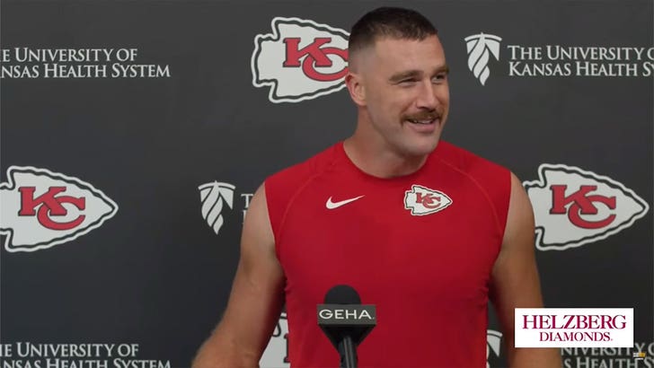 Travis Kelce Responds To Aaron Rodgers’ ‘Mr. Pfizer’ Joke, Stands By Getting Jab