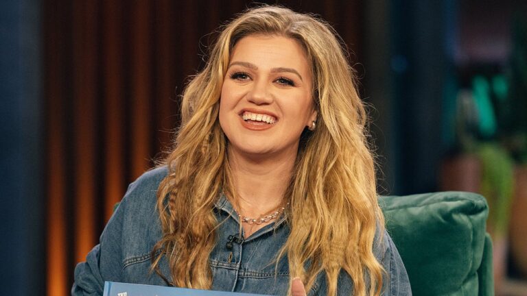 Kelly Clarkson Debuts Wispy New Bangs on ‘The Kelly Clarkson Show’: See the Bold Look!