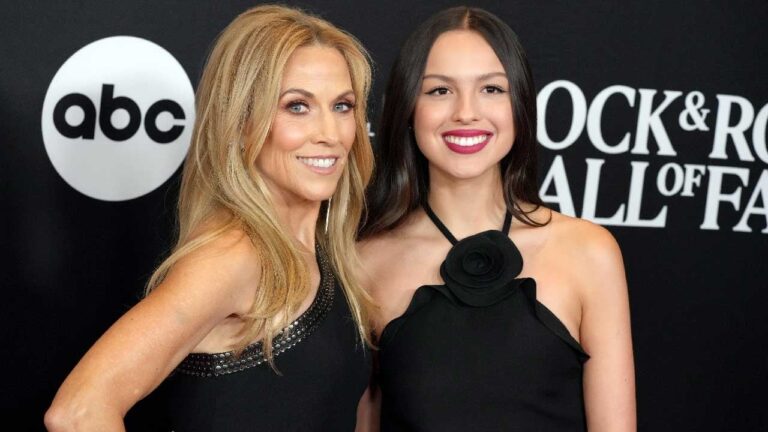 Sheryl Crow on Rock & Roll Hall of Fame Induction and Giving Olivia Rodrigo Life Advice (Exclusive)
