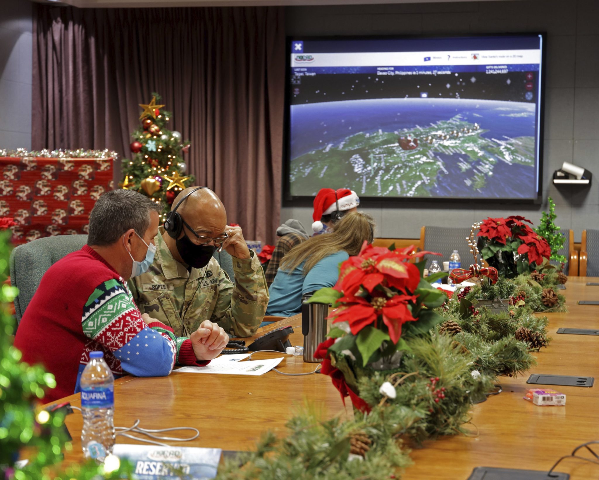 NORAD joint military command tracks Santa Claus’ path