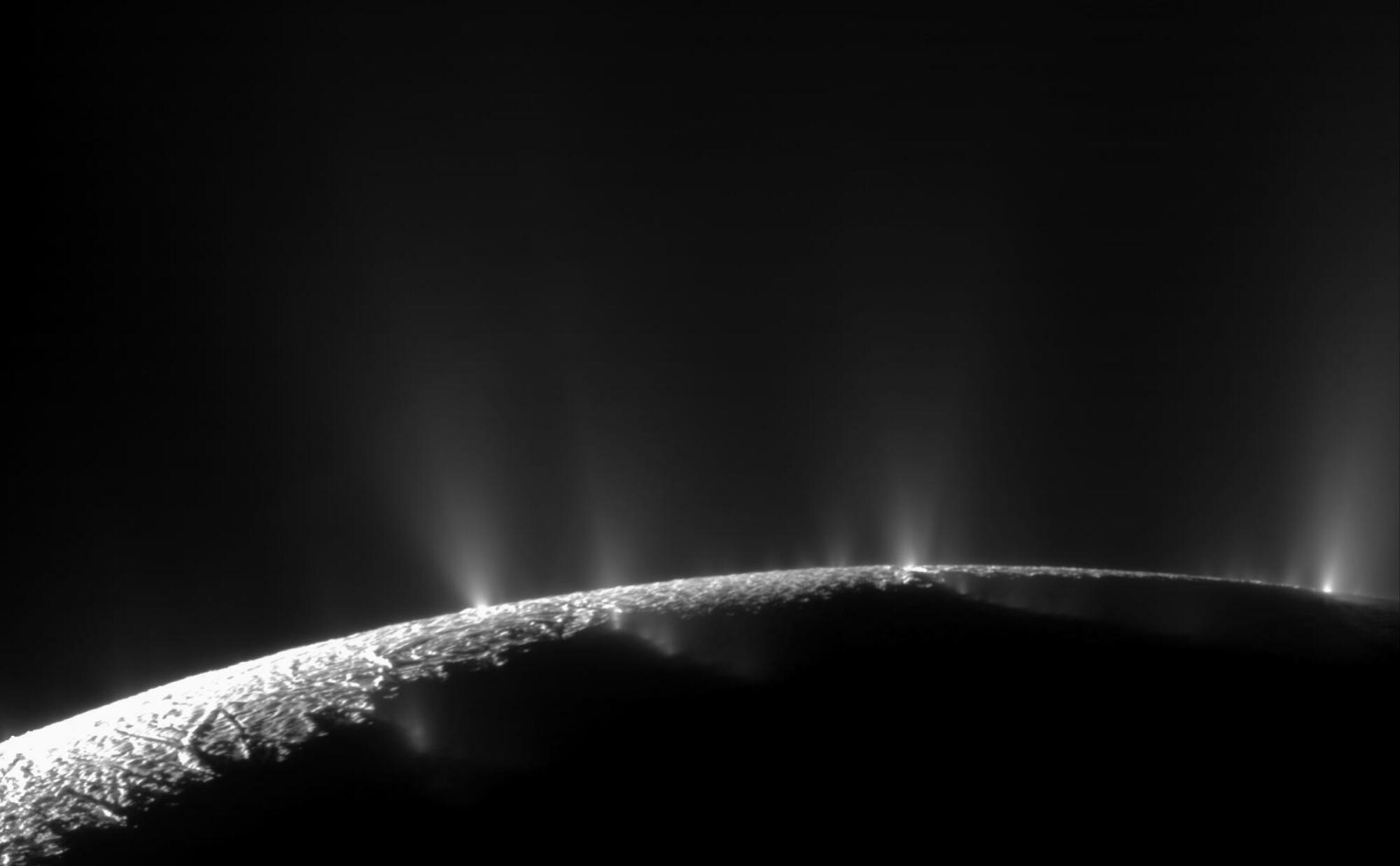 On ocean world Enceladus, NASA found a vital element for life