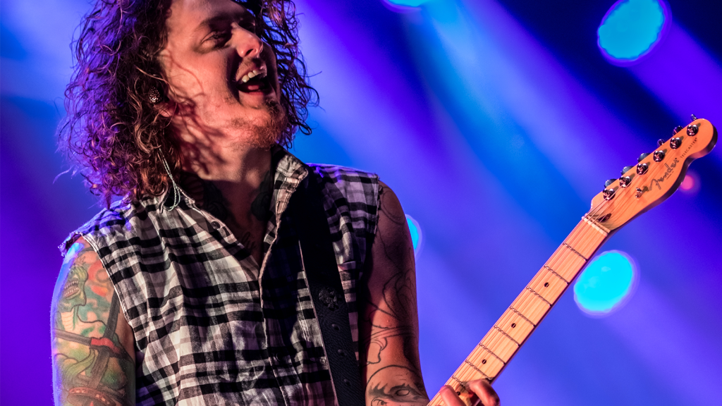 BEN BRUCE Leaves ASKING ALEXANDRIA, SABATON Splits With TOMMY JOHANSSON & More Top Stories Of The Week