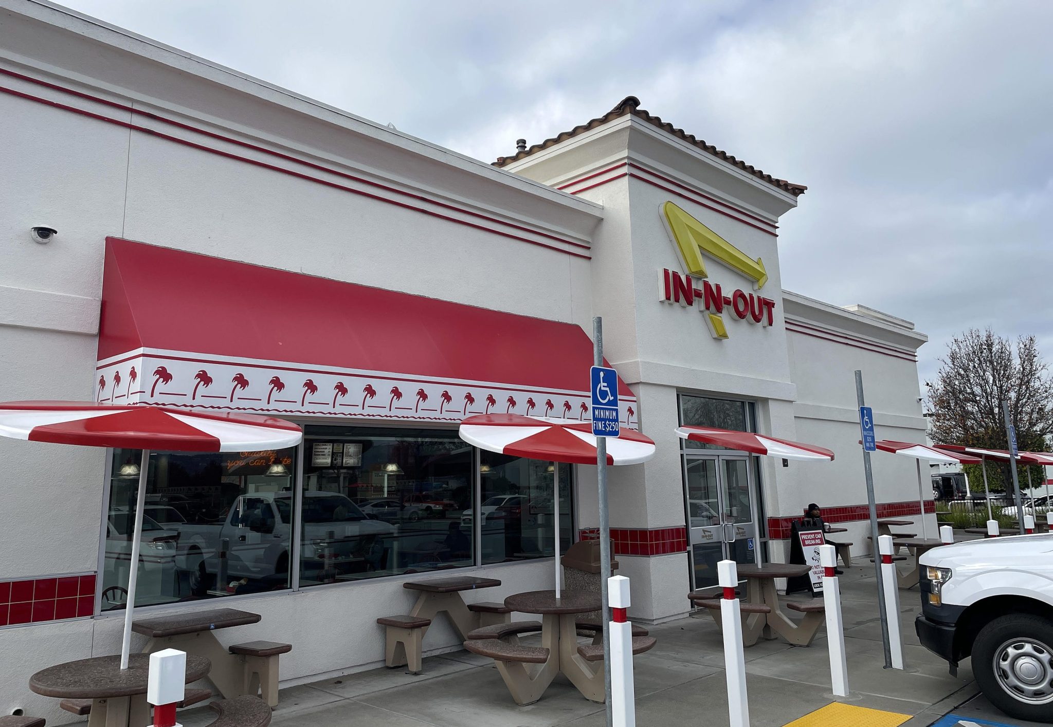 In-N-Out Oakland restaurant forced to close due to crime wave