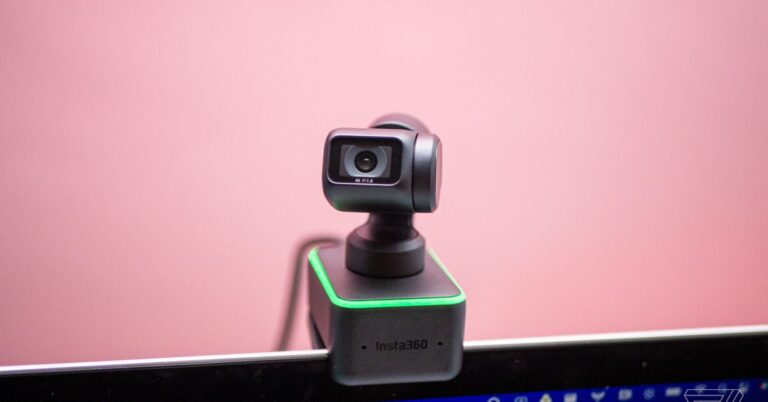 Insta360’s auto-swiveling Link webcam has fallen to its best price to date