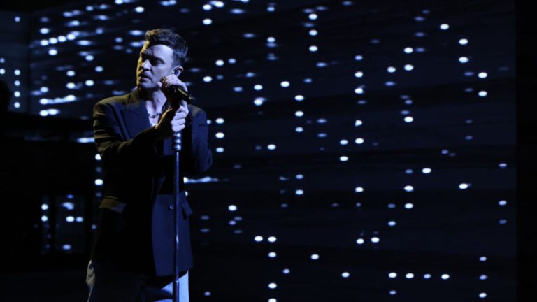 Justin Timberlake Debuts New Song 'Sanctified' on 'Saturday Night Live'