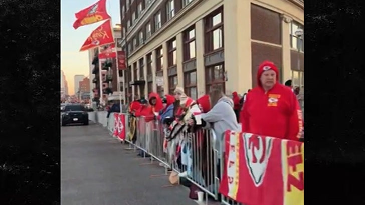 Chiefs Fans Already Lining Streets For SB Parade, Potential Taylor Swift Glimpse