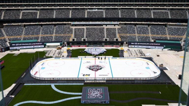 How to Watch the 2024 NHL Stadium Series Online Tonight: Lineup, Schedule and Live Stream