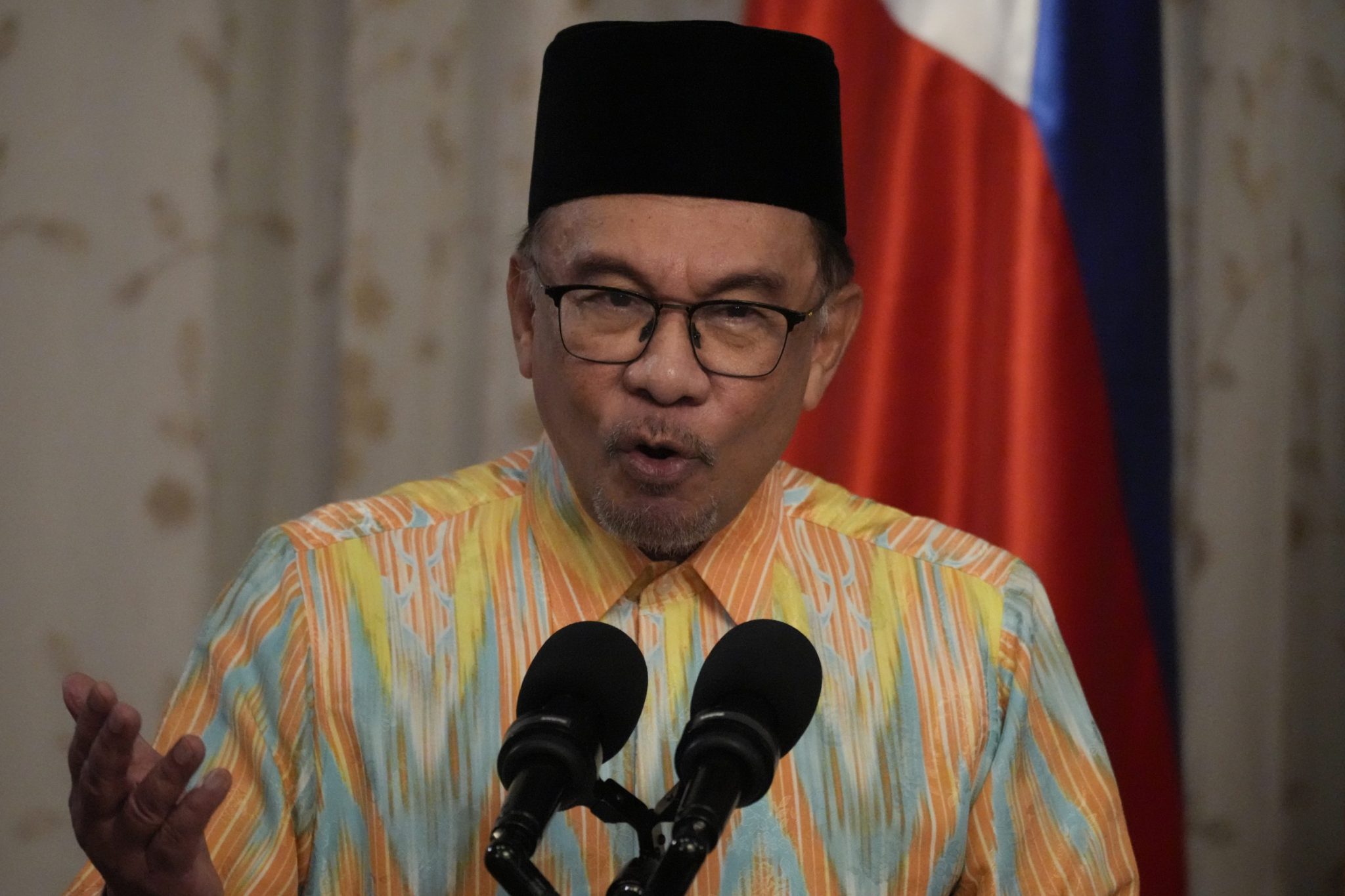 Malaysia PM decries ‘rising tide of China-phobia’