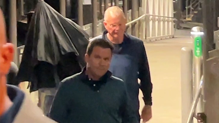 New Angle Shows Taylor Swift’s Dad During Alleged Paparazzi Incident