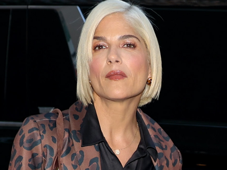 Selma Blair Apologizes For Viral Islamophobic Comment