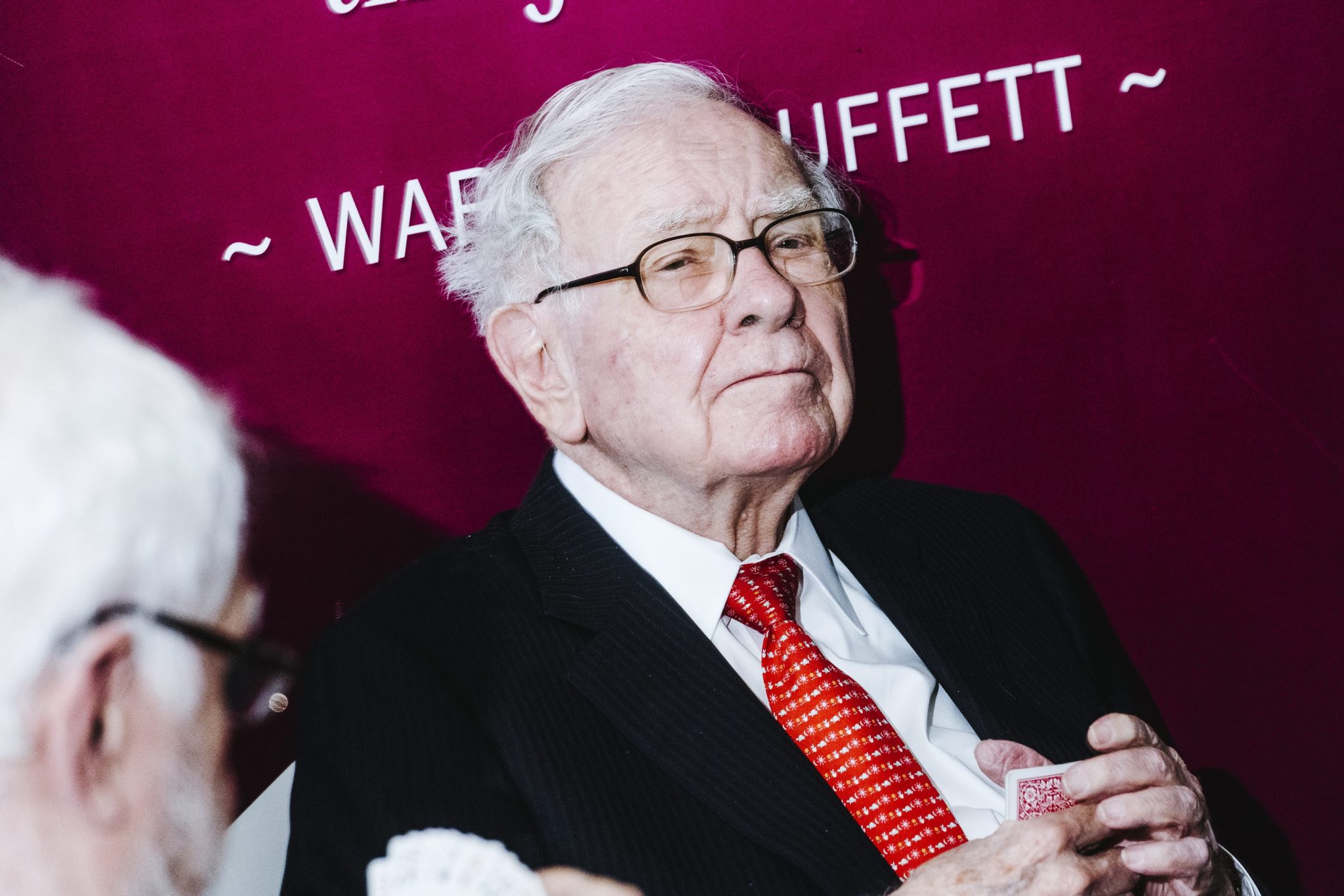 Warren Buffett: Japan management ‘far less aggressive’ on their pay