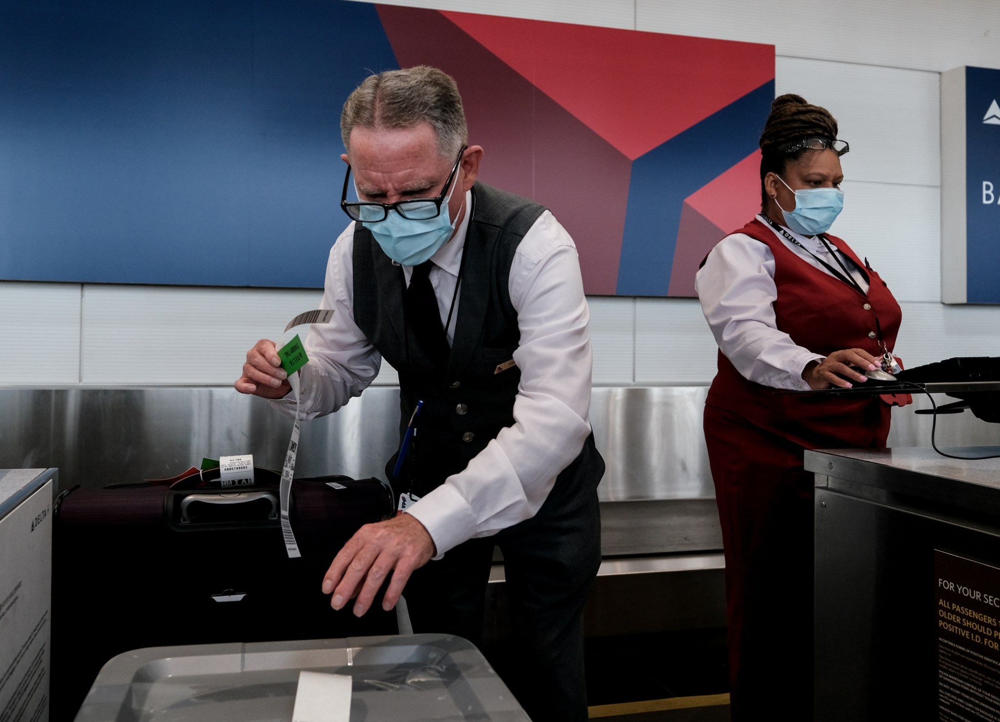 Delta hikes checked-bag prices | Fortune
