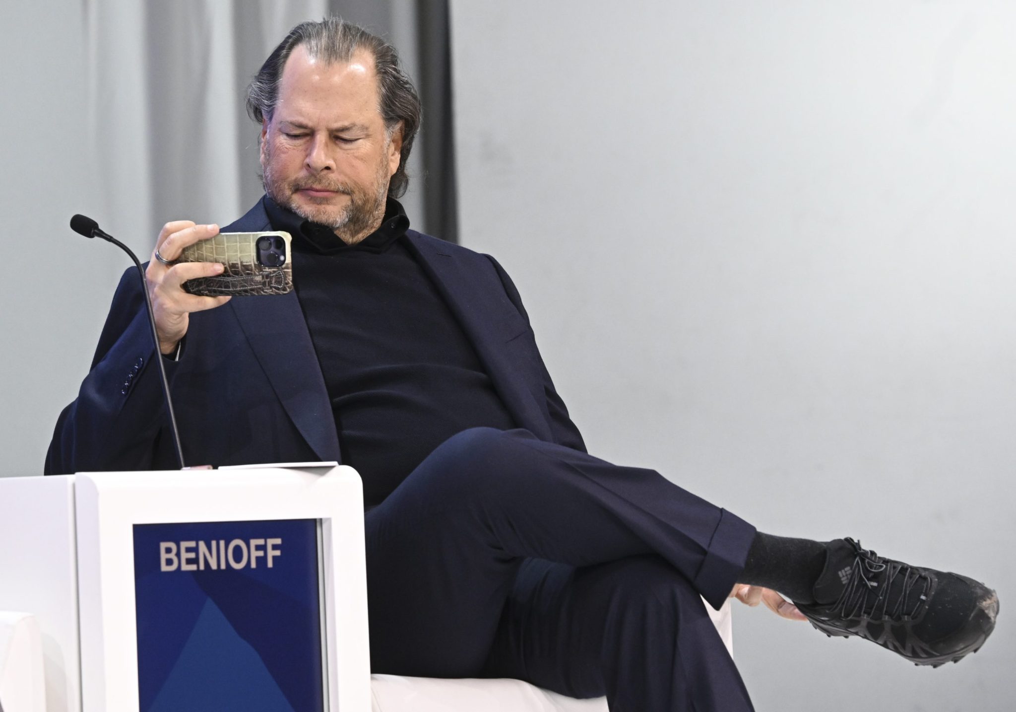 Salesforce CEO roasts Oral-B toothbrush for AI features